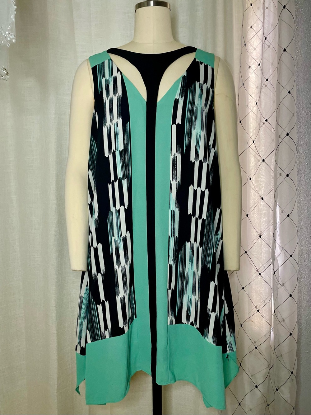 🌃BCBGMaxAzria - 'Amelia' Teal & Black Geometric Cutout Swing Mini Dress Size S/M
